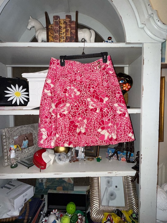 Lilly Pulitzer Dresses & Skirts - Lilly Pulitzer white tag corduroy skirt sz 8 pink white
